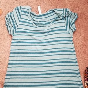 Xs lularoe classic tee